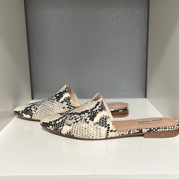 Steve Madden Ally Flats Slide Mule In Cream Snakeskin Size 7 - Picture 2 of 8